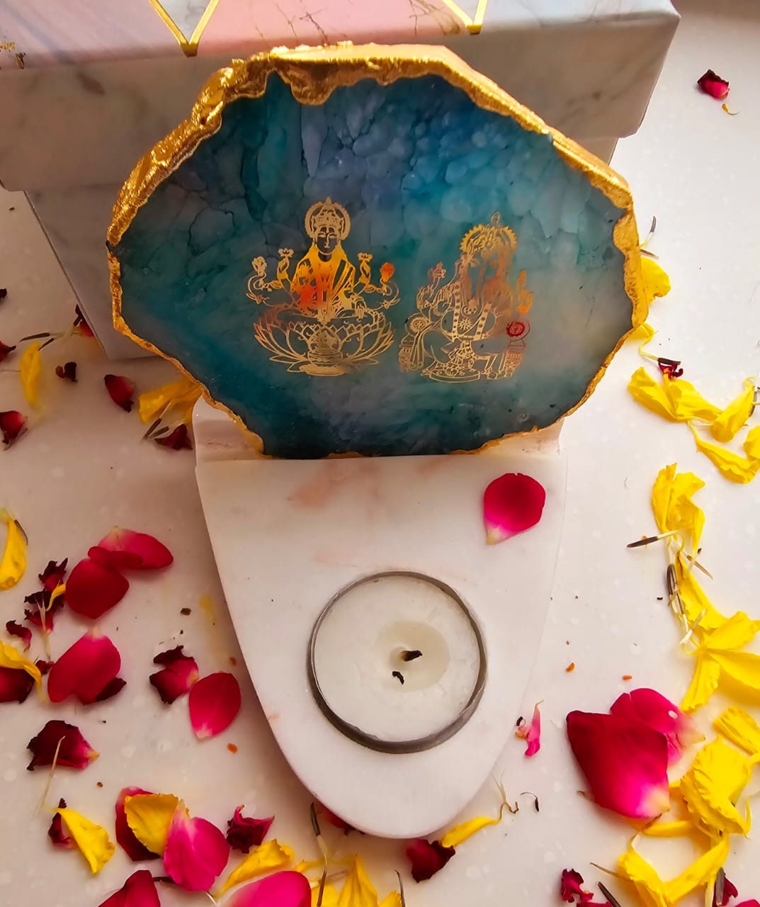 Laxmi and Ganesha crafted on agate